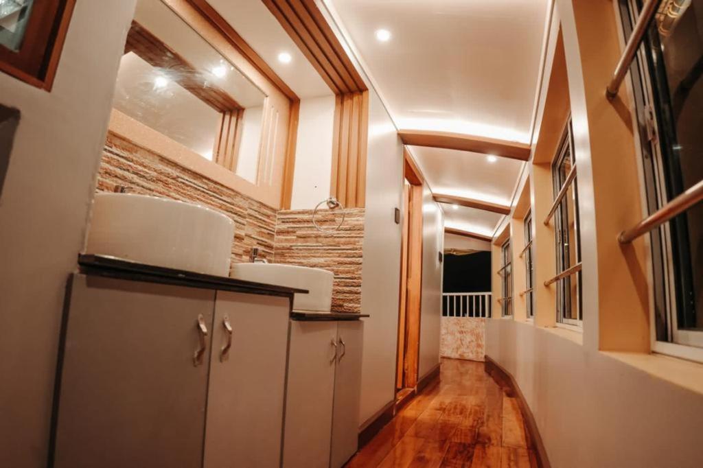 Venice Premium Houseboats Alleppey Alappuzha المظهر الخارجي الصورة