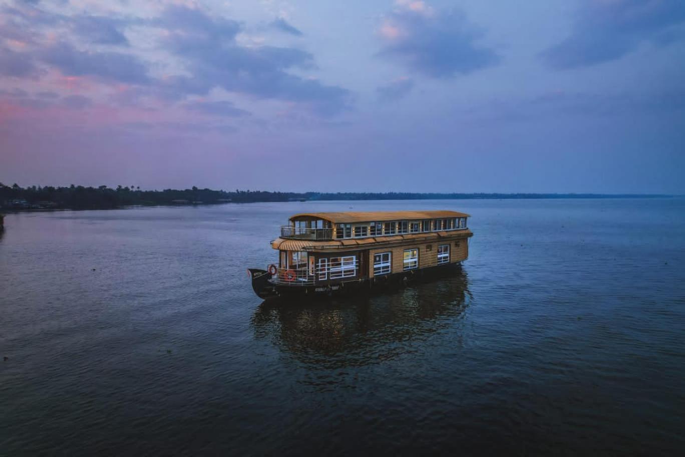 Venice Premium Houseboats Alleppey Alappuzha المظهر الخارجي الصورة